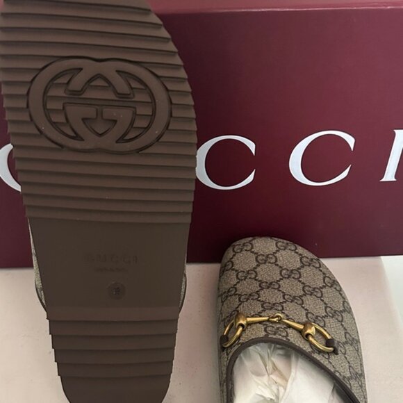 ***Authentic**Gucci Beige Monogram Slippers with Gold Details - Picture 6 of 13